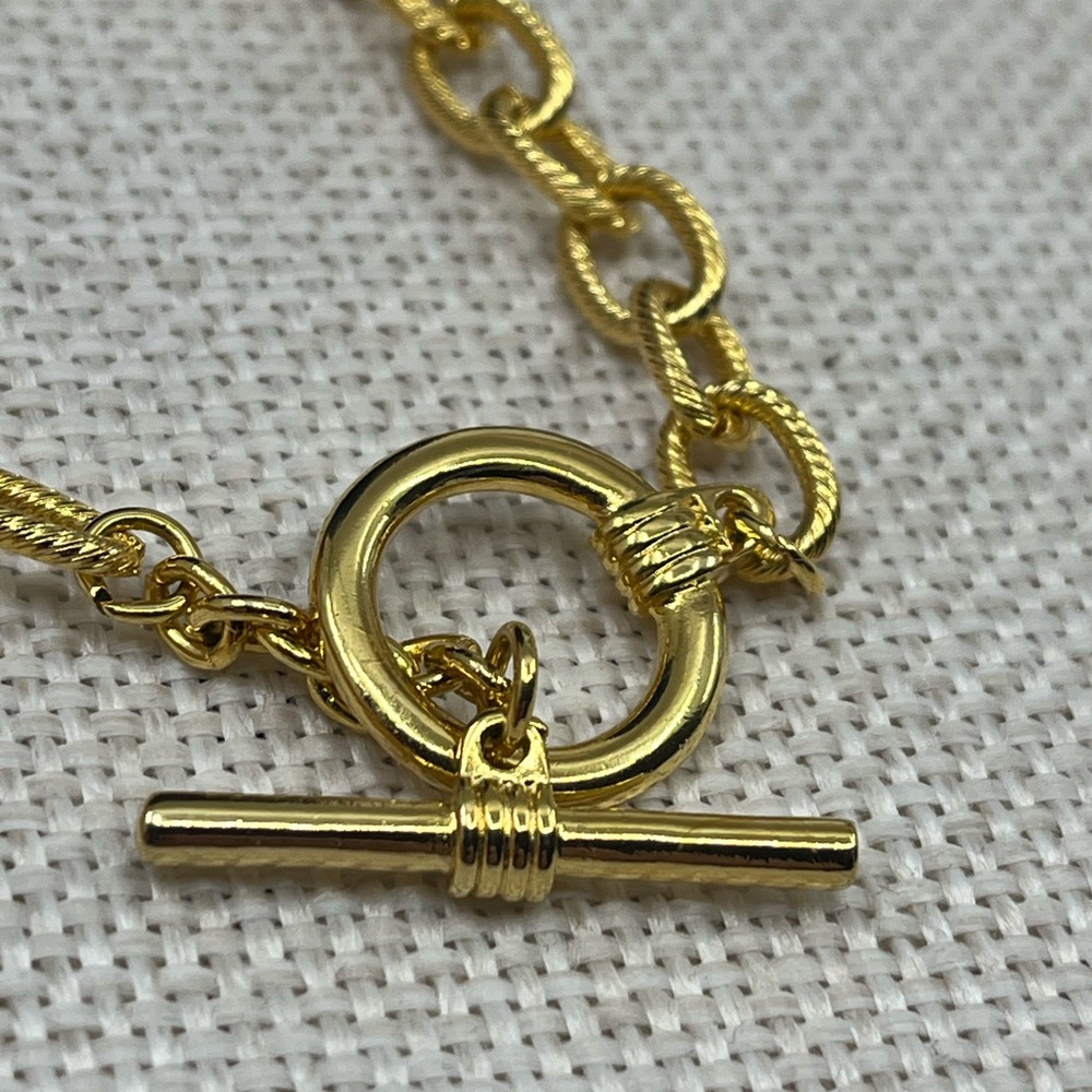 Vintage Chunky Gold Toggle Bracelet – Bold 80s/90s Statement Piece - Picture 3 of 13